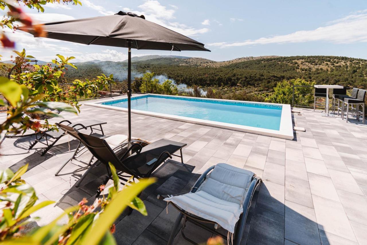 Guest House "The View" - With A Pool Donje Polje Esterno foto
