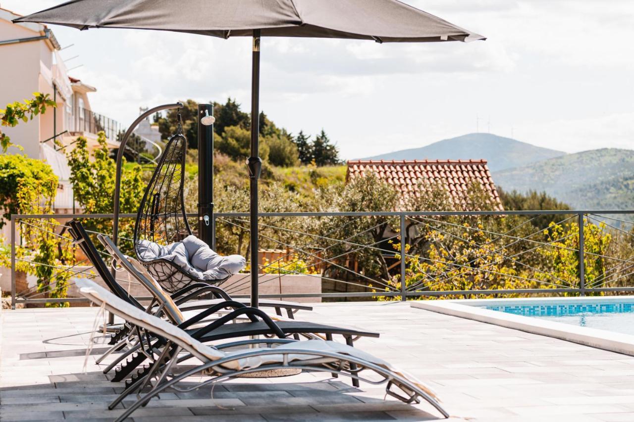 Guest House "The View" - With A Pool Donje Polje Esterno foto